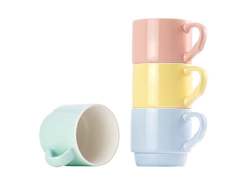 Stohovatelný porcelánový hrnek