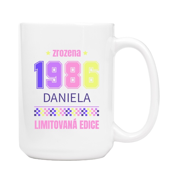 Hrnek velký bílý s potiskem Zrozena 1986 limitovaná edice se jménem pastelové barvy